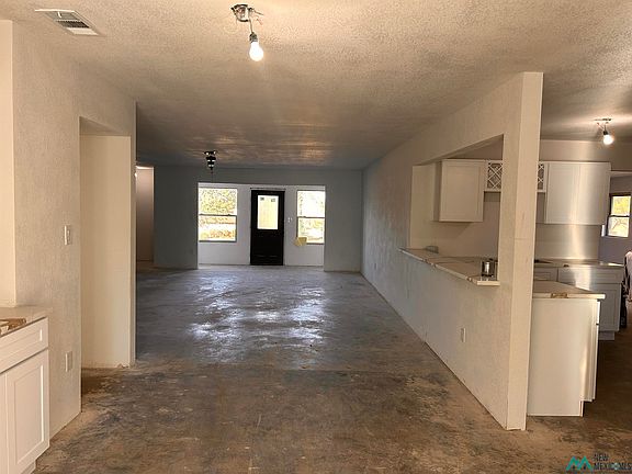 4th image of 1203 W Riverside Dr
