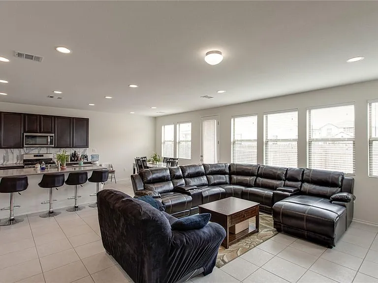 9109 Garnet Dr — Photo 17