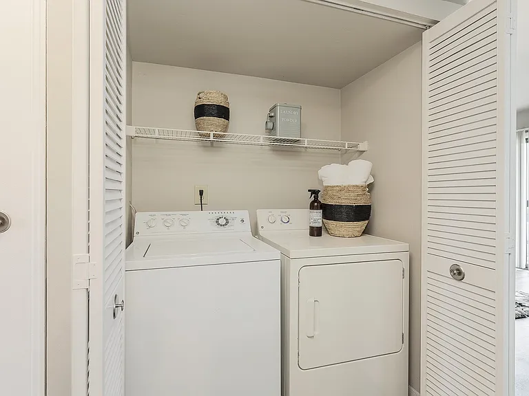 Parkway Station Apartment Homes — Photo 10