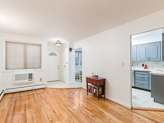 3rd image of 6222 Mount Olivet Cres
