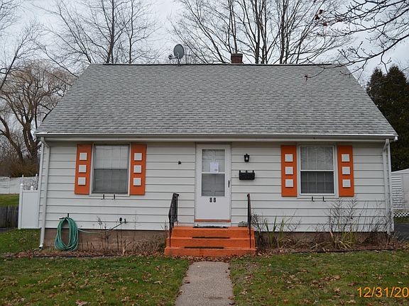 4th image of 88 Fenway Dr
