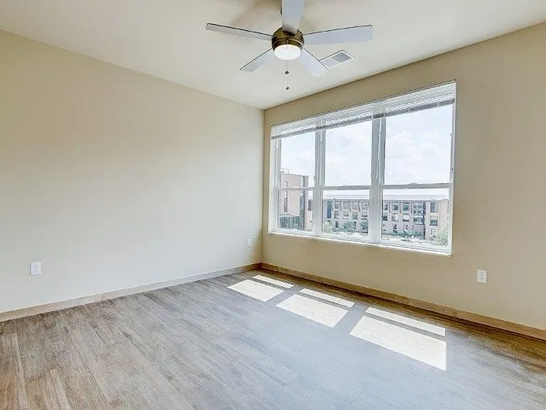 The Compass Apartments — Photo 17