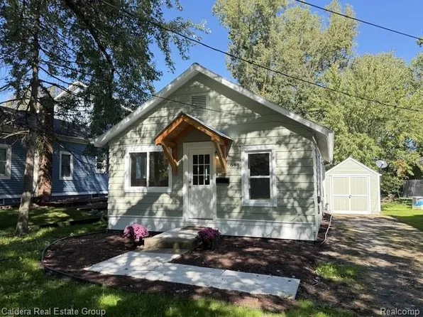 648 W Clinton St, Howell, MI 48843