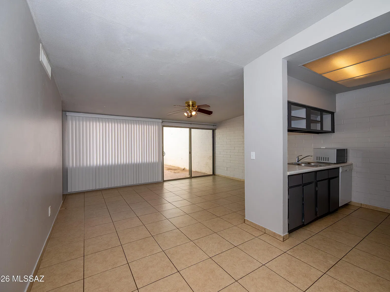 2 bed, 1.0 bath, 911 sqft, $845 — Photo 3