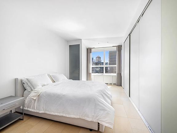 4th image of 146 W 57th St #49CC