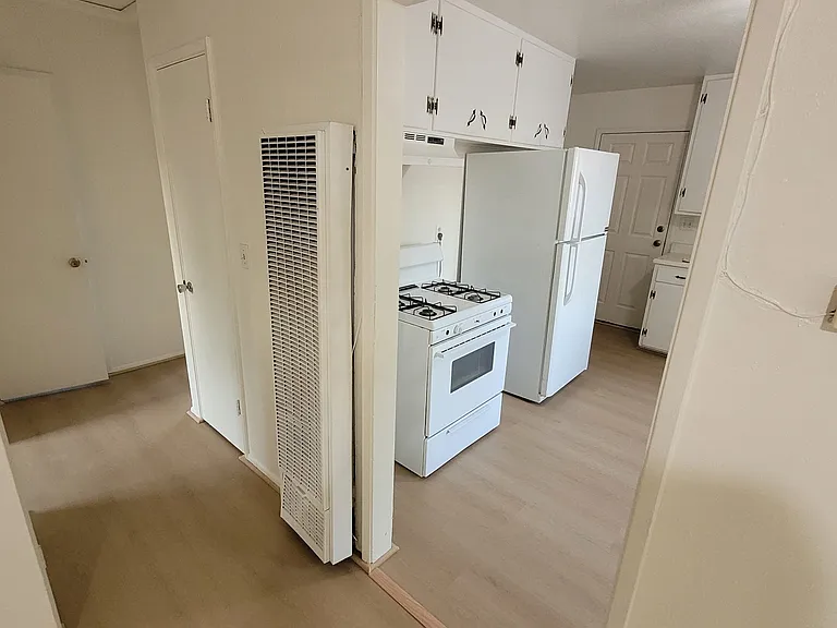 1430 Park Ave — Photo 3