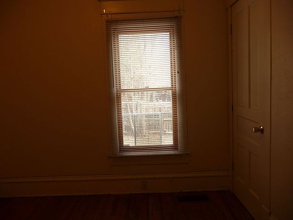 4th image of 921 N 23rd St #1