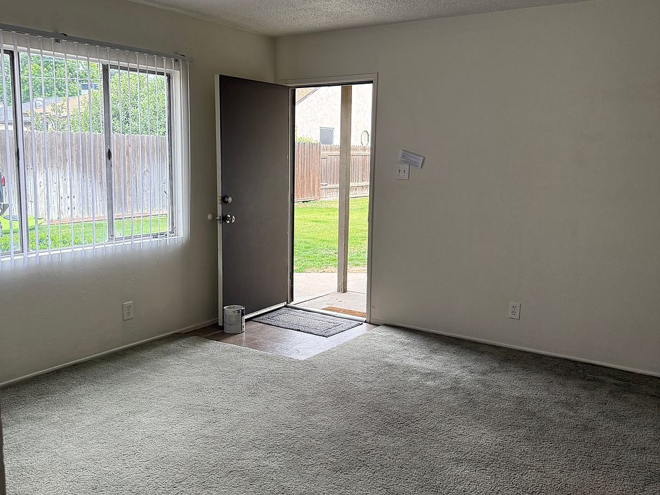 1st image of 3120 Bank St #D