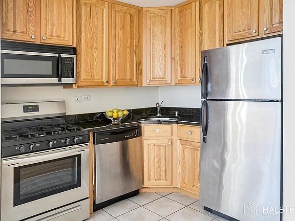 5th image of 333 E 45th St APT 15A