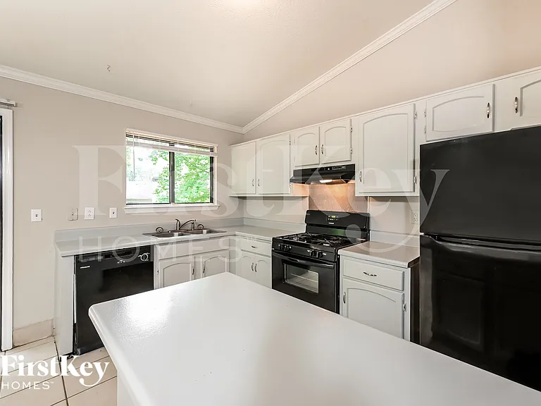 652 Sunfield Dr NW — Photo 5