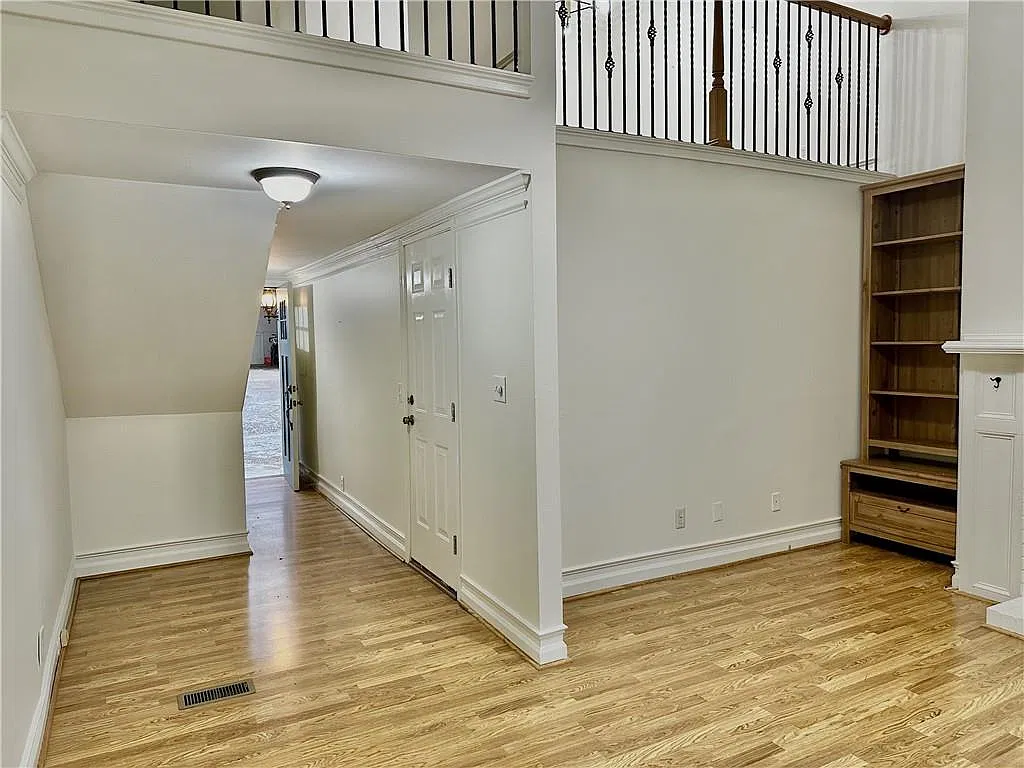 2 bed, 1.5 bath, 1152 sqft, $3,075 — Photo 3