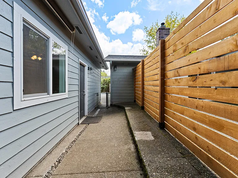 411 Rhodora Heights Rd #B — Photo 3