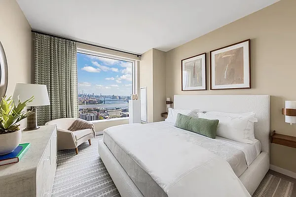 Rented by SERHANT. | media 5