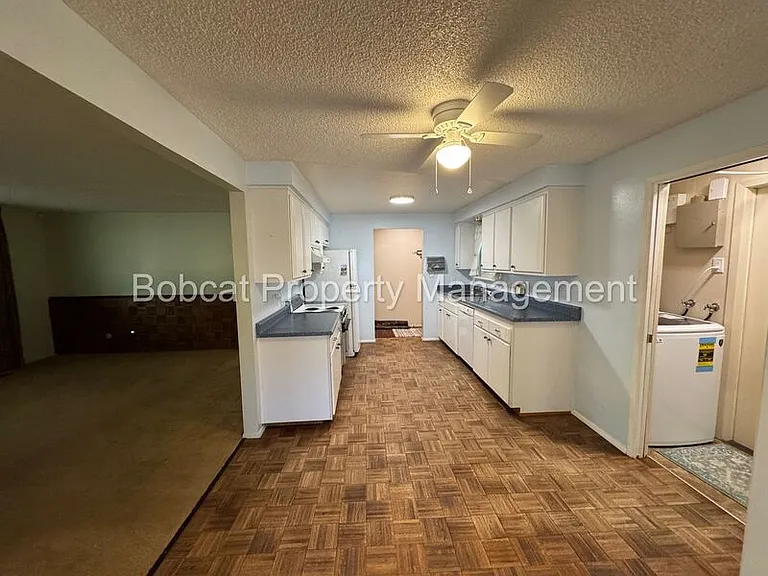 1316 Stanford Dr — Photo 9