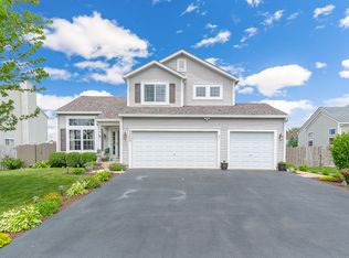 20500 Coventry Ln, Crest Hill, IL 60403