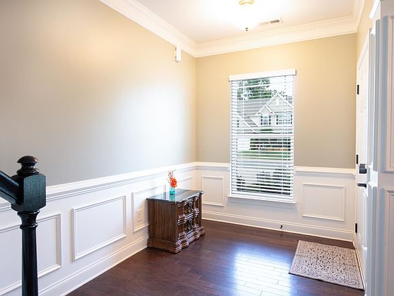 5th image of 3880 Stovall Dr