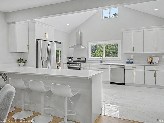 2nd image of 17875 Beck Rd