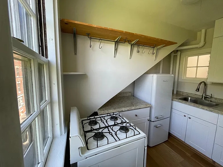 25 S Russell St #4 — Photo 4