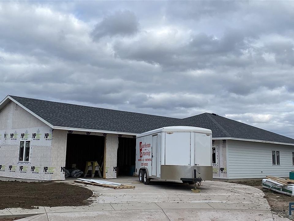 1st image of 730 Pacific Cir