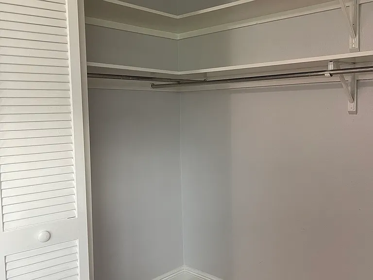 1395 Ambassador Dr — Photo 29
