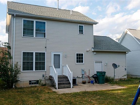 3rd image of 101 Woodlawn Ave