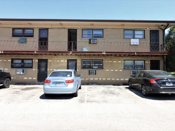 21 King Arthur Ct APT 12, Northlake, IL 60164