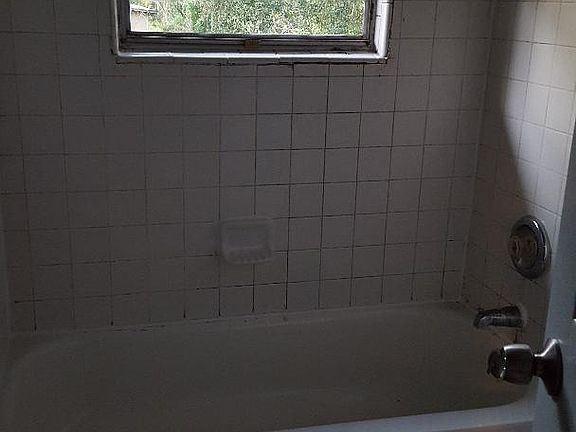 4th image of 959 Apopka Blvd