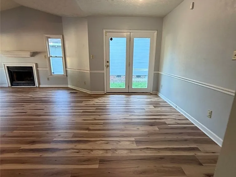 3023 Copenhagen Dr — Photo 3