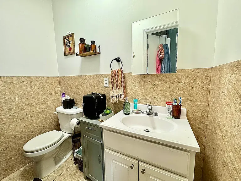507 Woodward Ave #2R — Photo 14