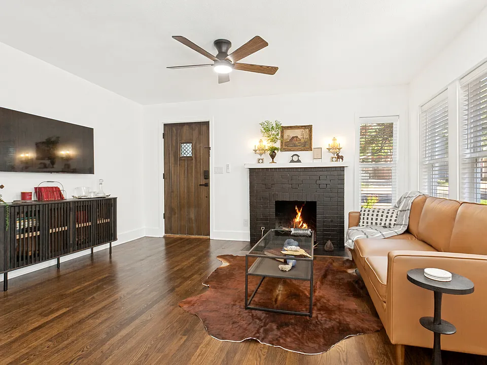 Living Room w/ refinished hardwood floors