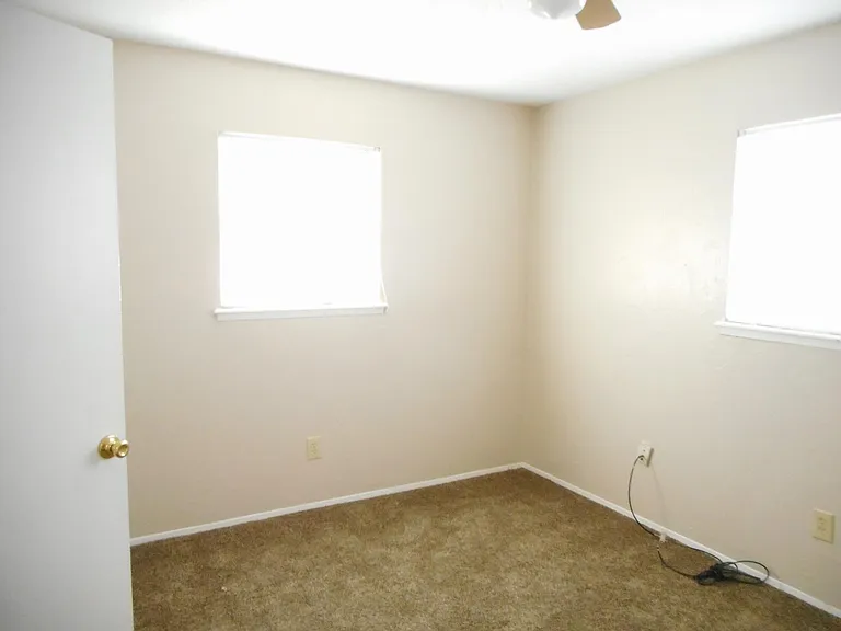 6605 S Phillips Ave — Photo 5