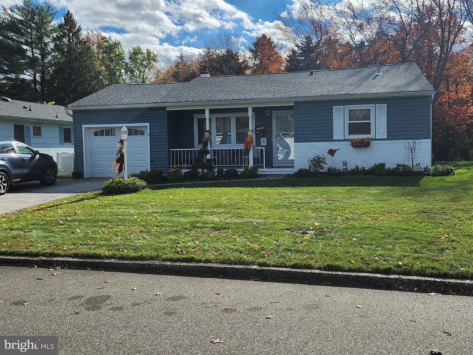 35 Edinburgh Dr photo 1