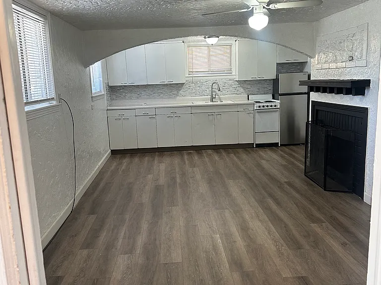 1111 Strand Pl #A — Photo 10