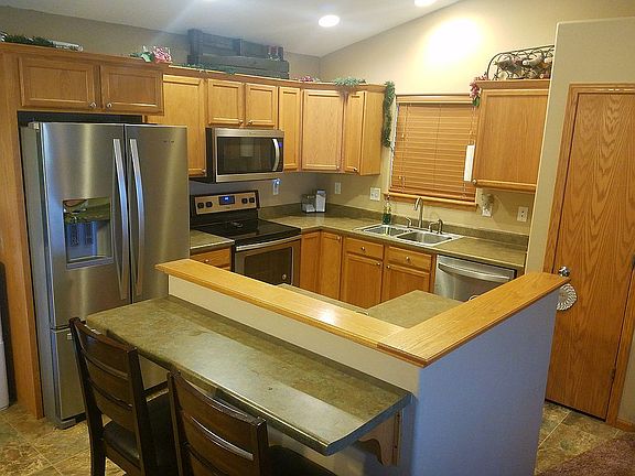 3rd image of 215 N McKenzie Ln