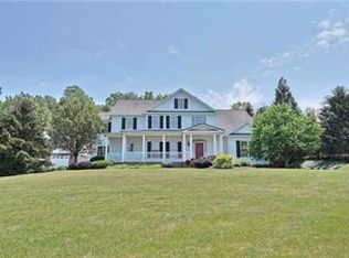 2218 Meadow Brook Dr, Schnecksville, PA 18078