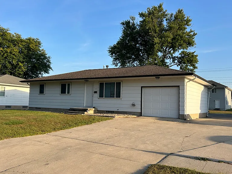 1522 Starview Dr — Photo 1