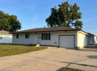 1522 Starview Dr, Cedar Falls, IA 50613