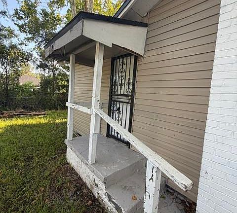 3rd image of 2821 W 11TH Street