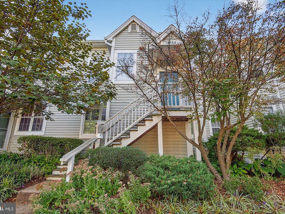 1st image of 2988 Yarling Ct