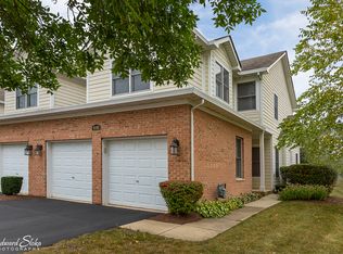 9192 Falcon Greens Dr, Crystal Lake, IL 60014