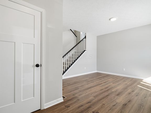 2nd image of 304 Cherry Hills Rd