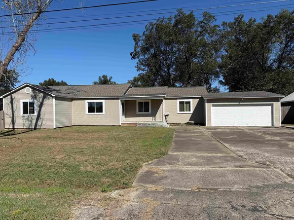 312 W 18th St, Stuttgart, AR 72160