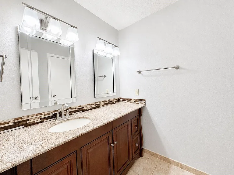 2120 El Paseo St #2305 — Photo 18