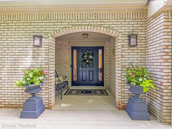 1151 Ivyglen Cir, Bloomfield Hills, MI 48304