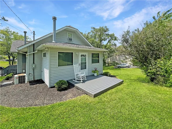 2300 Conway Wallrose Rd, Freedom, PA 15042