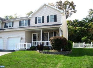 374 Sioux Ct, Sinking Spring, PA 19608