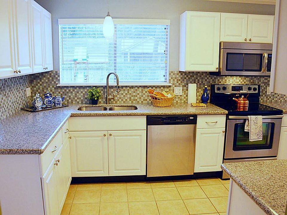 2nd image of 37 Rockfern Ct