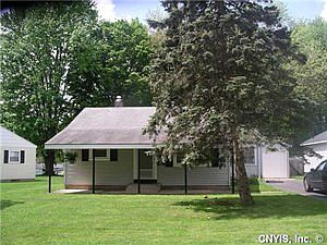 1st image of 14 Brooks Pl