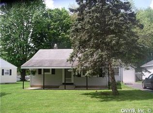 14 Brooks Pl, Baldwinsville, NY 13027
