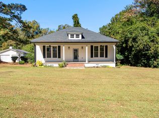 52 Post St, Grantville, GA 30220